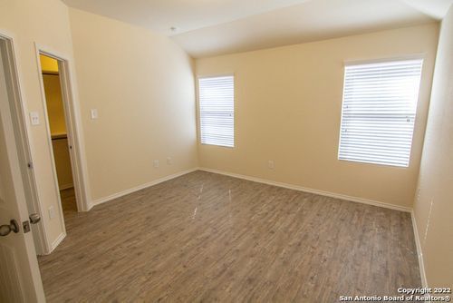 Building Photo - 10330 Clearwater Way, San Antonio, TX 7822...