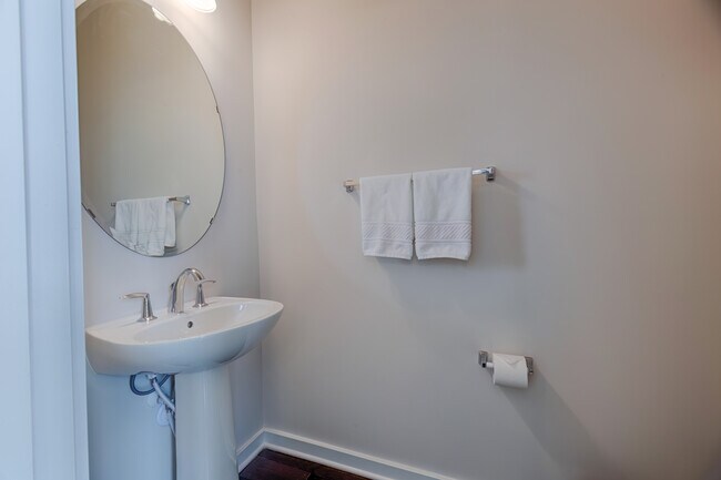 Foto del edificio - 2536 Emerald Branch Dr