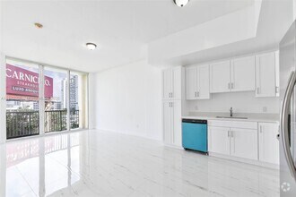Building Photo - 1350 NW 8th Ct