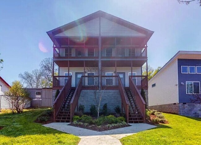 Foto del edificio - 3203 Curtis St