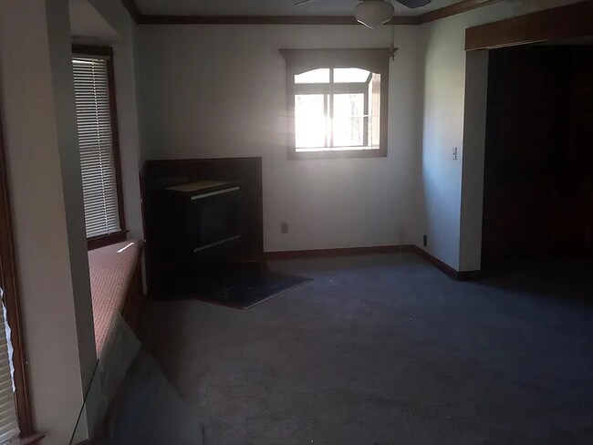 Building Photo - 725 San Miguel Dr
