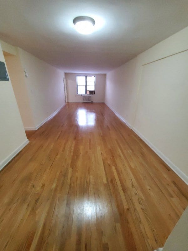 4242 80th St Unit 7R, Queens, NY 11373 Room for Rent in Queens, NY