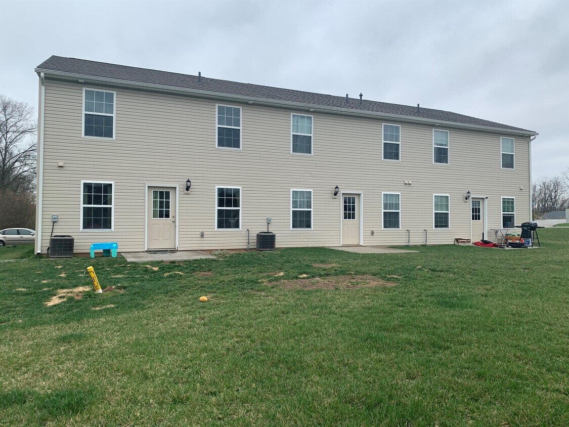 Building Photo - 8 Baldwin Ct