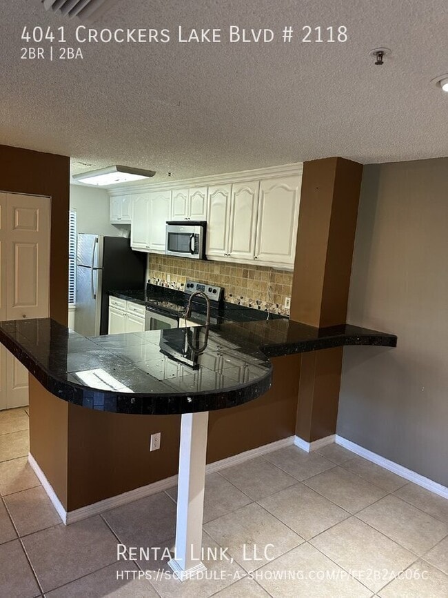 Foto del edificio - 4041 Crockers Lake Blvd