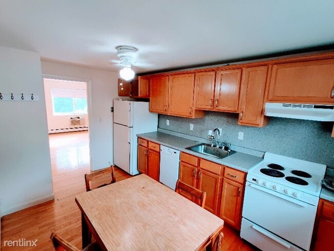 Building Photo - 2 br, 1 bath Condo - Byron rd