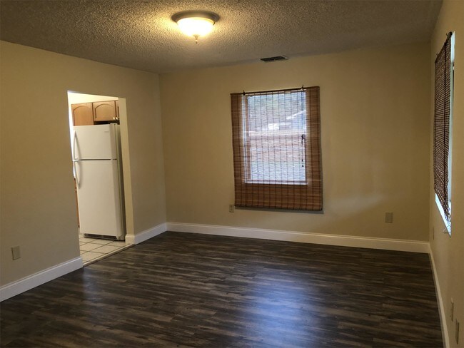 Foto del edificio - 2401 Everett St
