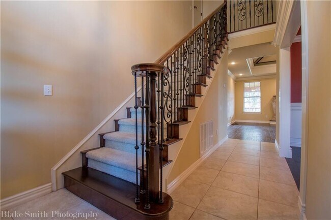 Foto del edificio - 2247 N Berkleigh Dr