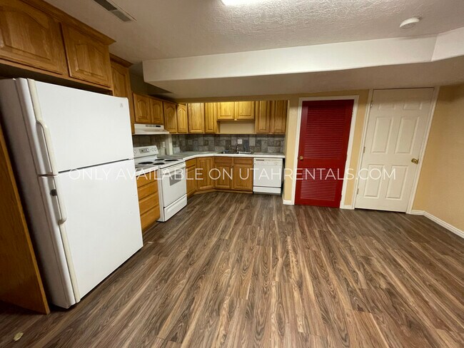 Building Photo - 135 E 1200 N