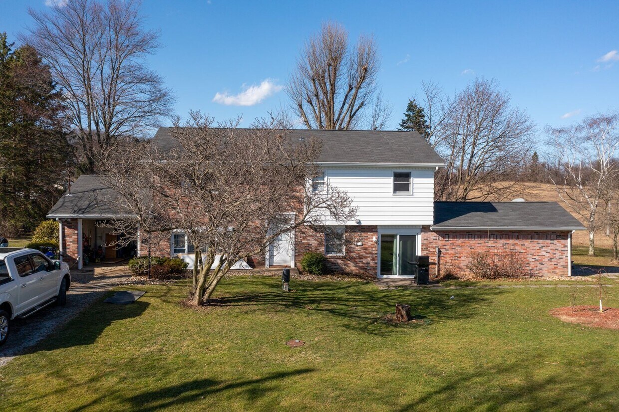 Primary Photo - 101 Arbor Dr