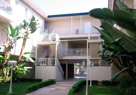 Foto del edificio - 3627 W 104th St