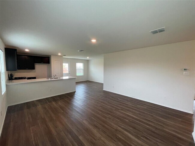 Building Photo - 1204 Lady Bird St