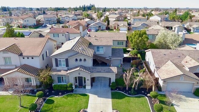Building Photo - Spanos Park East Beautiful 4 bd 3 bath wit...
