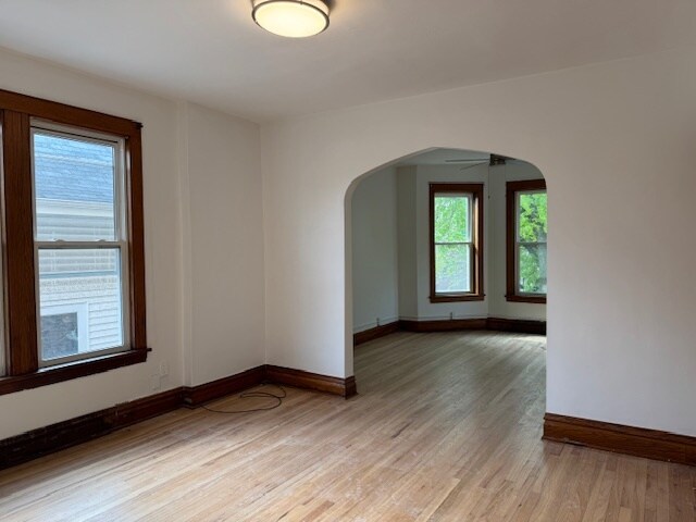 Foto del edificio - 5138 W Montrose Ave