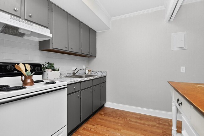 Building Photo - 1617-A Fulton Avenue