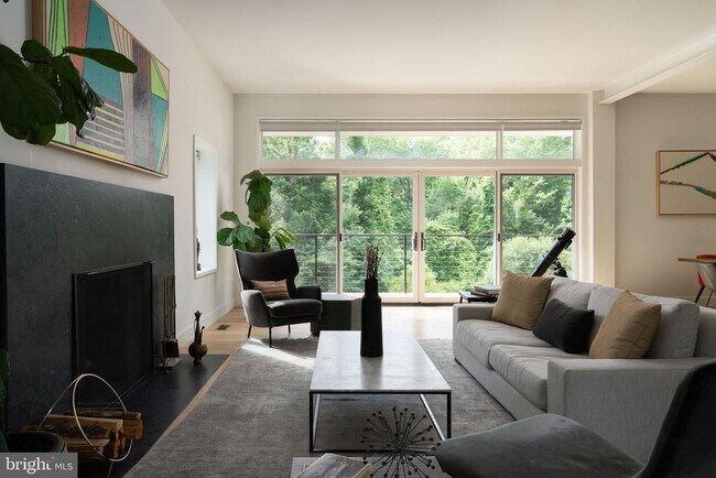 Foto del edificio - 3820 Argyle Terrace NW