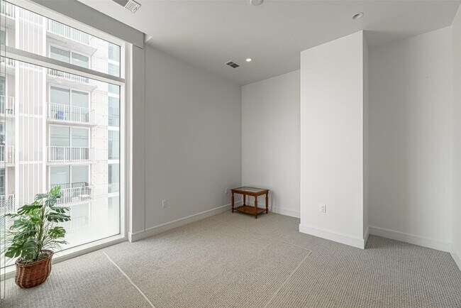 Foto del edificio - 4521 San Felipe St