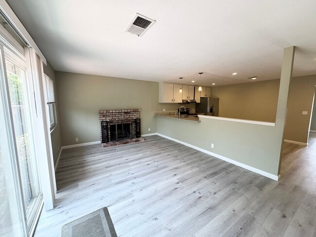 Building Photo - Perfect Shape Single Family Home in Dublin with many upgrades