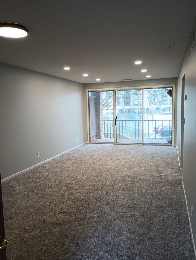 Foto del edificio - 6328 Barrie Rd