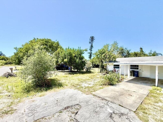 Foto del edificio - 605 64th Ave W