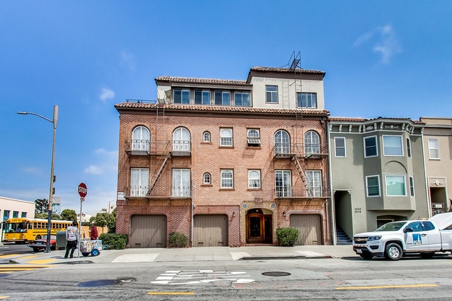 Building Photo - 3560 Divisadero
