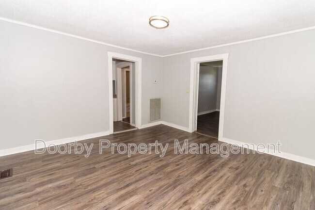 Building Photo - 2700 N Orchard Knob Ave