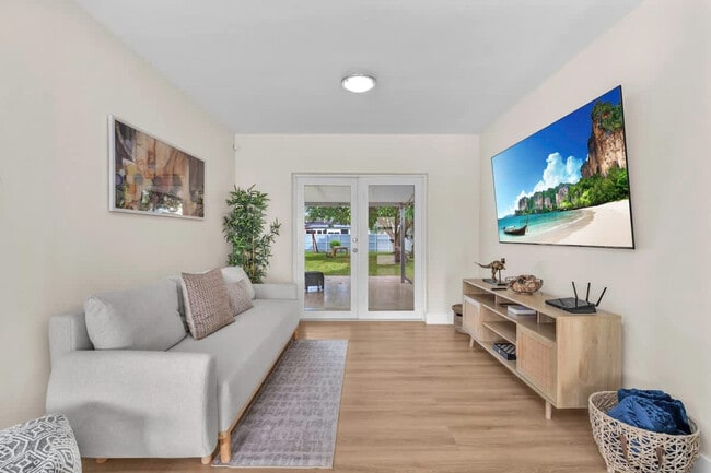 Building Photo - 8225 SW 39th St