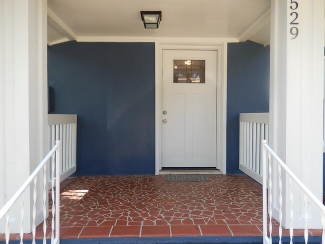 Building Photo - 1529 Elberta Dr