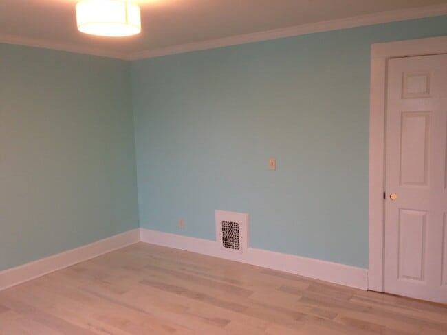 Building Photo - 717 Pearson Street