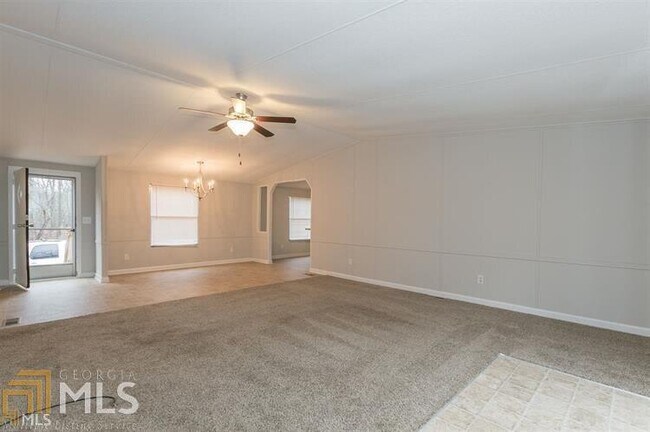 Building Photo - 829 John W Breedlove Rd