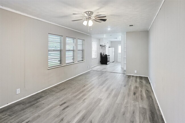 Foto del edificio - 1106-12th 1/2 12th 1/2 St N