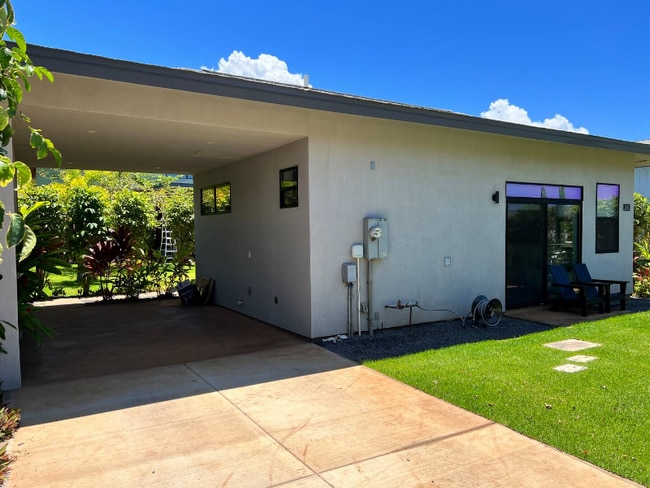 Building Photo - 1881 Kaahele Pl