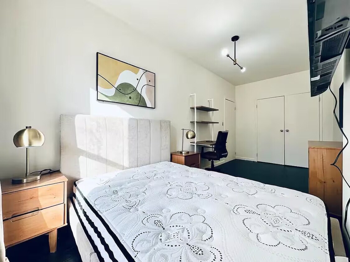 Furnished room/NOT APARTMENT - Furnished room/NOT APARTMENT