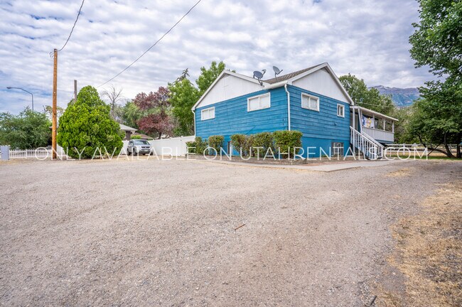 Building Photo - 37 S 100 E