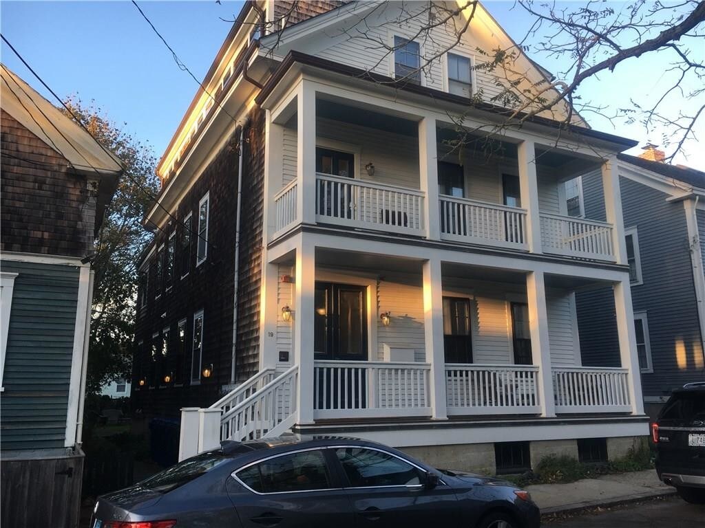 19 Walnut St Unit 2, Newport, RI 02840 Apartment for Rent in Newport