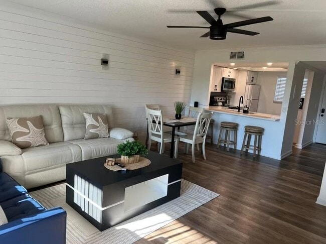 Building Photo - 3700 S Beneva Rd