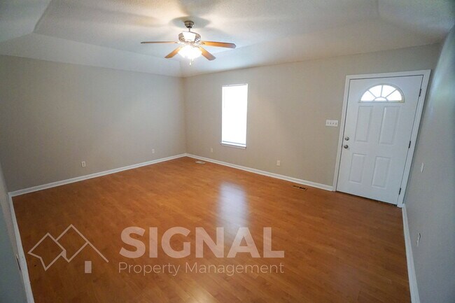 Building Photo - 617 Ozark Ct