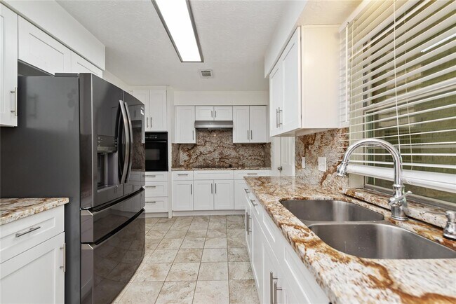 Foto del edificio - 4811 Algernon Dr