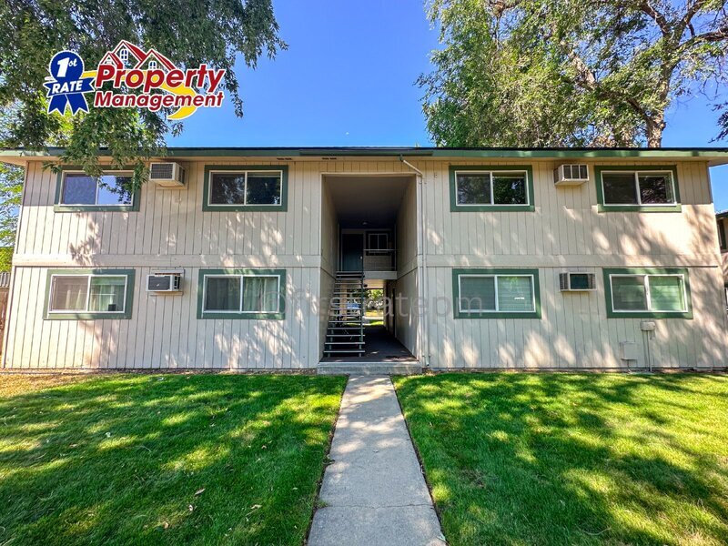 Primary Photo - 739 Belmont St