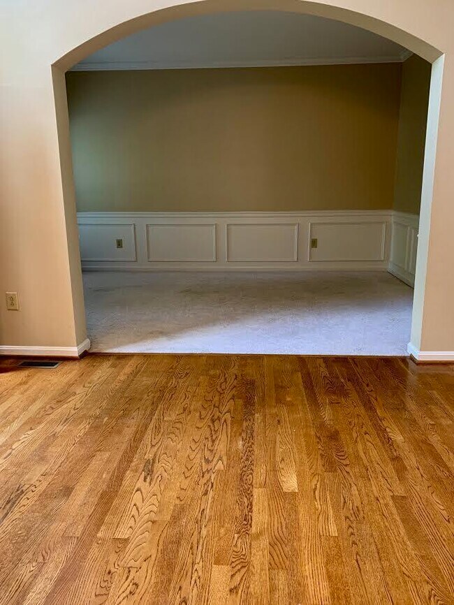Building Photo - 4057 Whitewater Dr