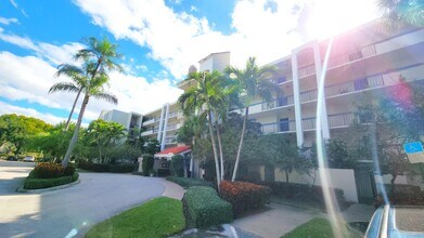 Building Photo - 950 Lavers Cir