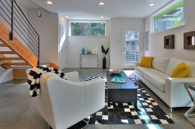 Foto del edificio - Stunning Modern Home in Eastlake