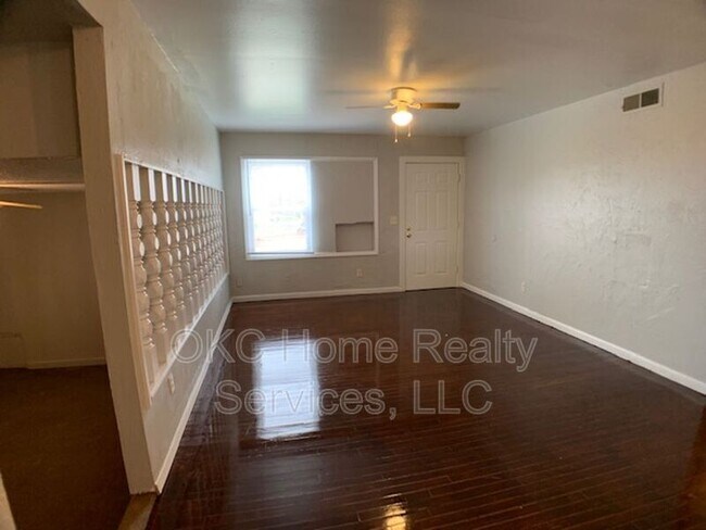 Foto del edificio - 3121 N Phillips Ave