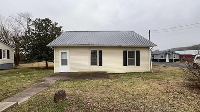 Building Photo - 409 Mammoth Cave St