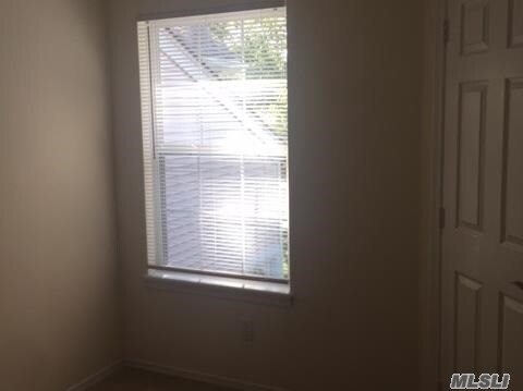 Building Photo - 460 Chelsea Dr