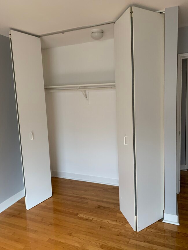 Bedroom Closet - 7120 N Sheridan Rd