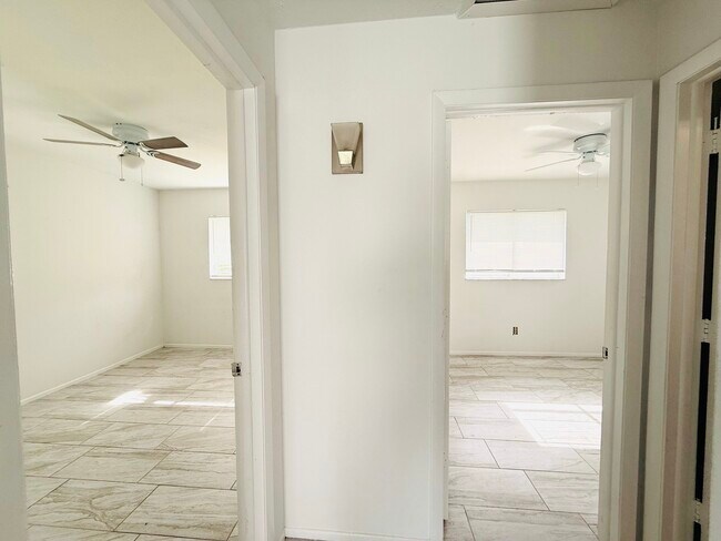 Foto del edificio - 13923-13925 First St - Duplex
