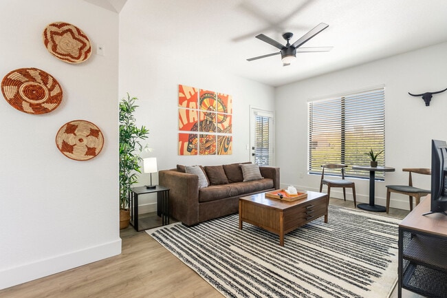 Building Photo - 14201 N 70th Way