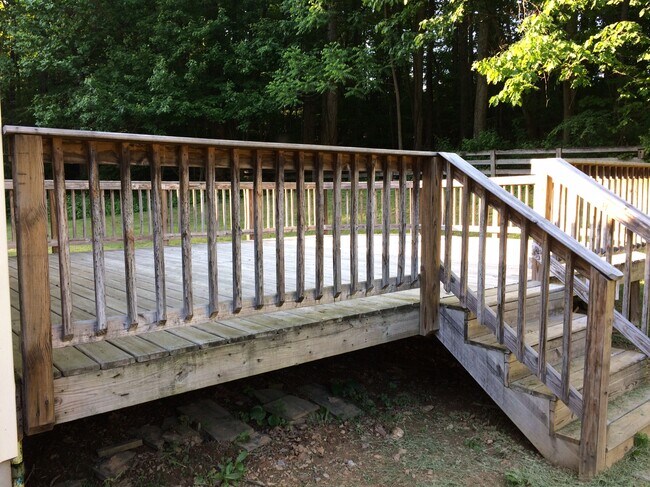 rear deck - 4717 Roop Rd