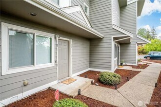 Building Photo - 5863 Cedar St