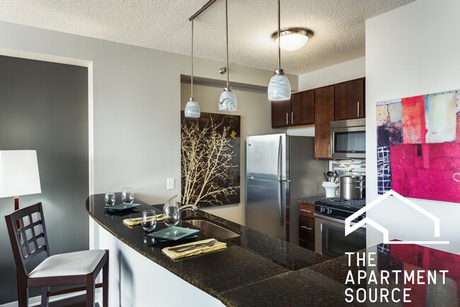 Photo - 345 E Ohio St Apartment